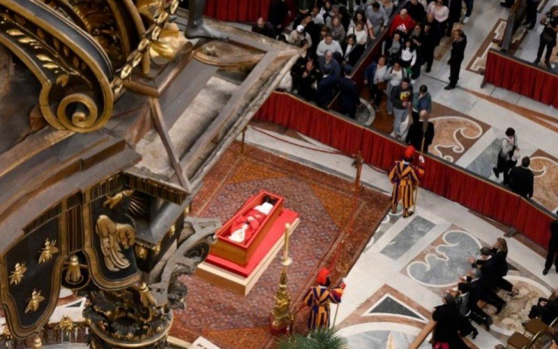 Último dia de velório de caixão aberto papa franscico | abc+