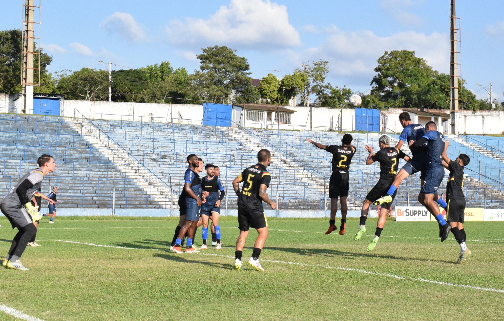 Aimoré bate o Sindicato dos Atletas em jogo-treino no Cristo Rei