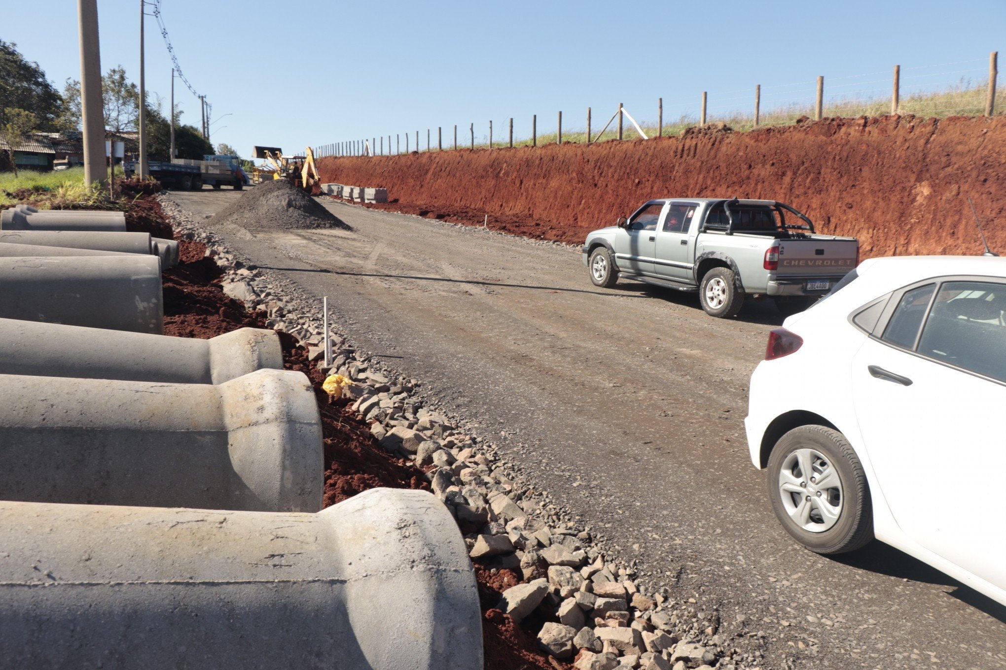 Trabalho de pavimentação é iniciado na Estrada Presidente Lucena, em Novo Hamburgo
