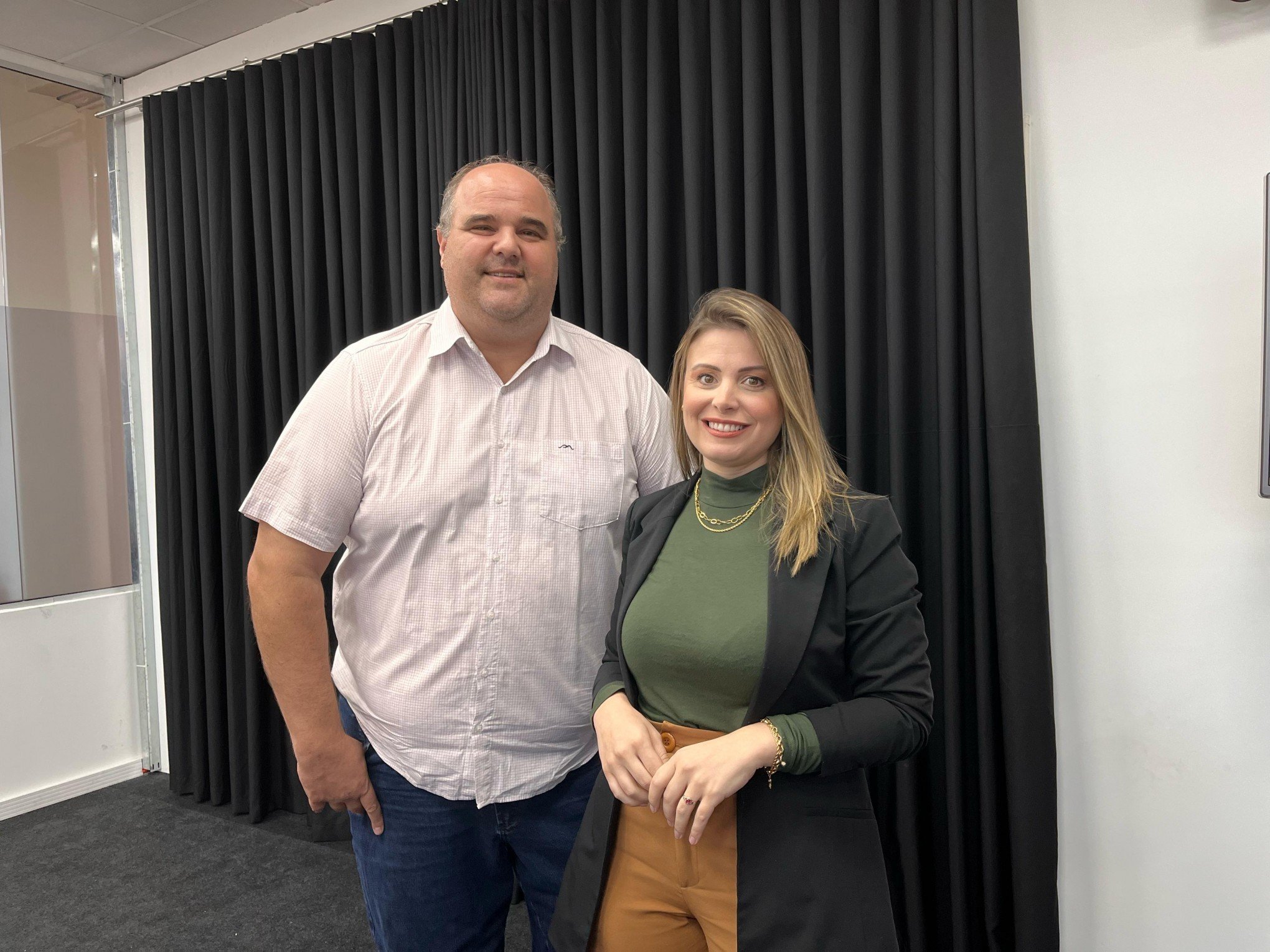Assista ao programa Coffee Break com Martin Behrend e Kelly Veronez desta quarta-feira, 7 de maio