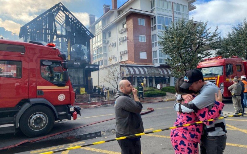 Incêndio destrói o restaurante Toda Hora em Gramado