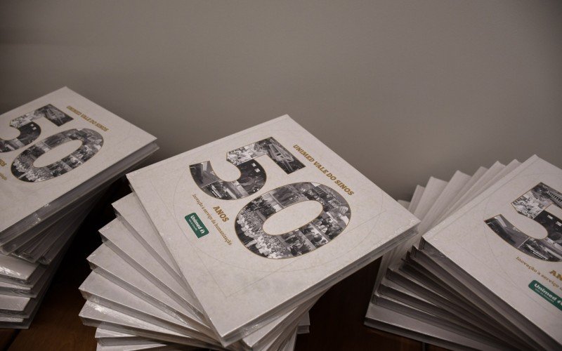 Livro celebra os 50 anos da cooperativa de saúde | abc+