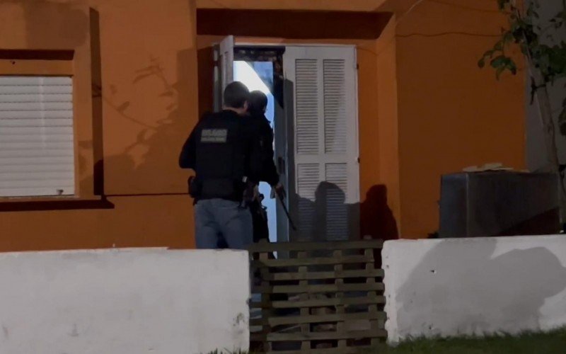 Quadrilha cobrava R$ 500 de empresários do Vale do Sinos para "negociar" e evitar incêndios em comércios | abc+