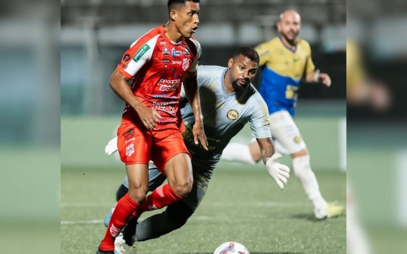 Zé Andrade chega para o ataque do time de Daniel Franco | abc+