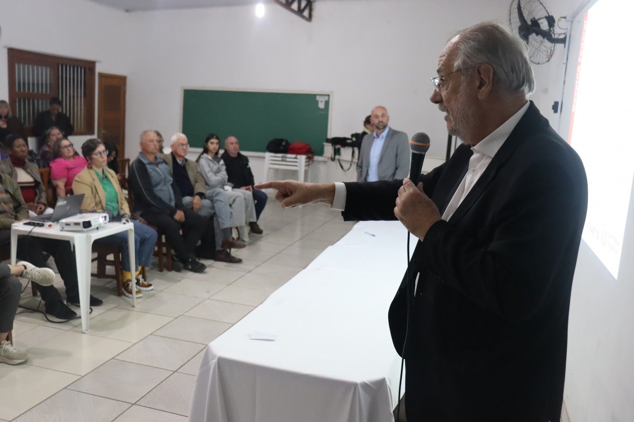 Deputado Miguel Rosseto apresenta projeto de ampliação do sistema de combate às cheias