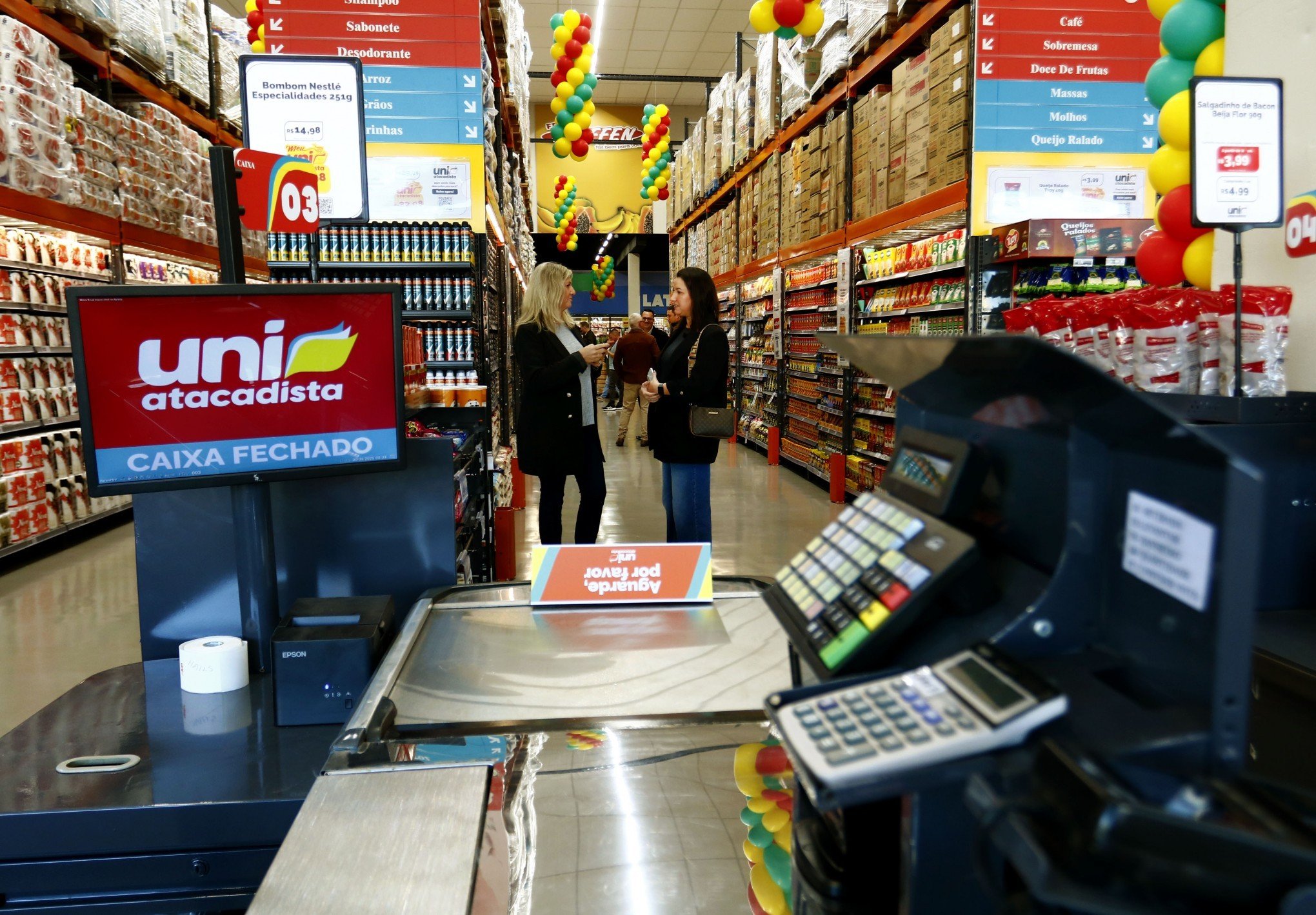 Após quase um ano fechada, rede de supermercados reinaugura loja em Canoas