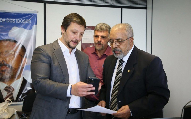 Prefeito Gilberto Cezar garante recursos para Canela na capital federal 