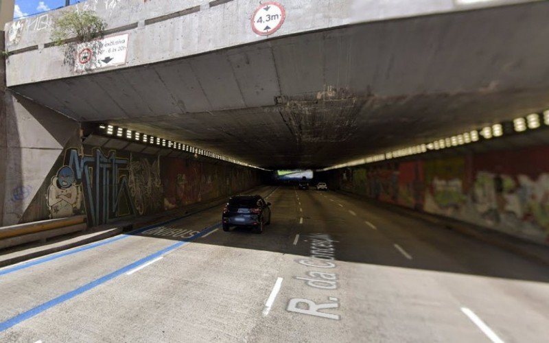 Trânsito foi bloqueado no Túnel da Conceição, na entrada de Porto Alegre | abc+