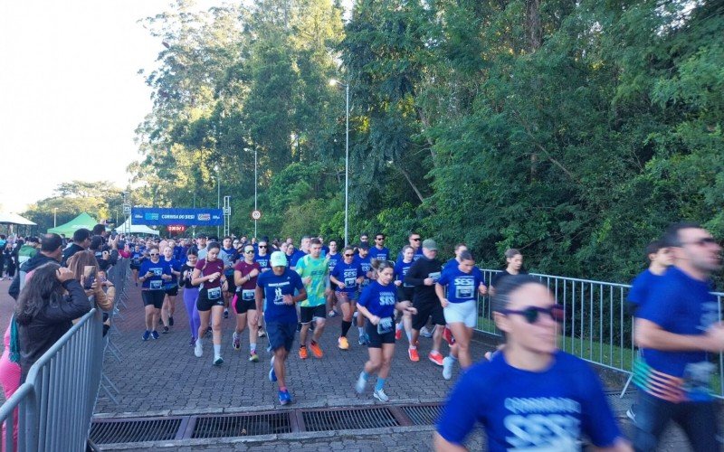 Corrida com mais de 600 participantes celebra o Dia do Trabalhador em Novo Hamburgo