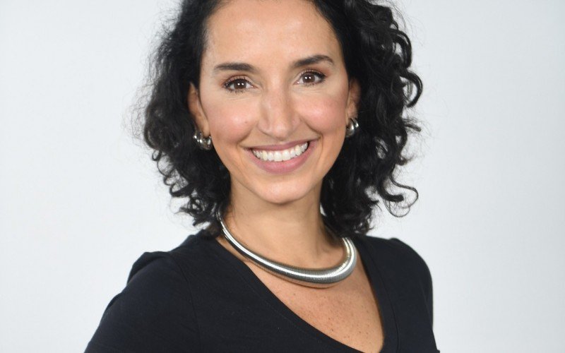 Alice Bastos Neves | abc+