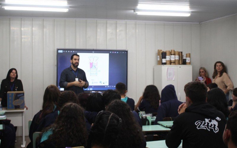 Projeto Vereador Mirim realizou encontro na Emef Castelo Branco na última quarta-feira (30)