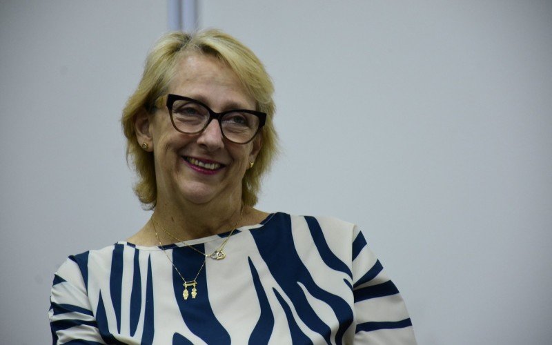 Prefeitura publicou nota de solidariedade à secretária de Educação Simone Schneider | abc+