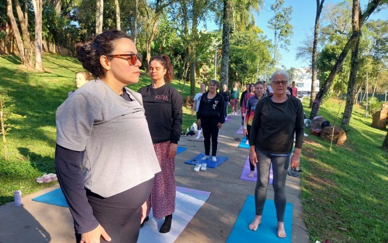 YOGA NA PRAÇA ECOLÓGICA DE IVOTI: Professora Deborah Braga | abc+