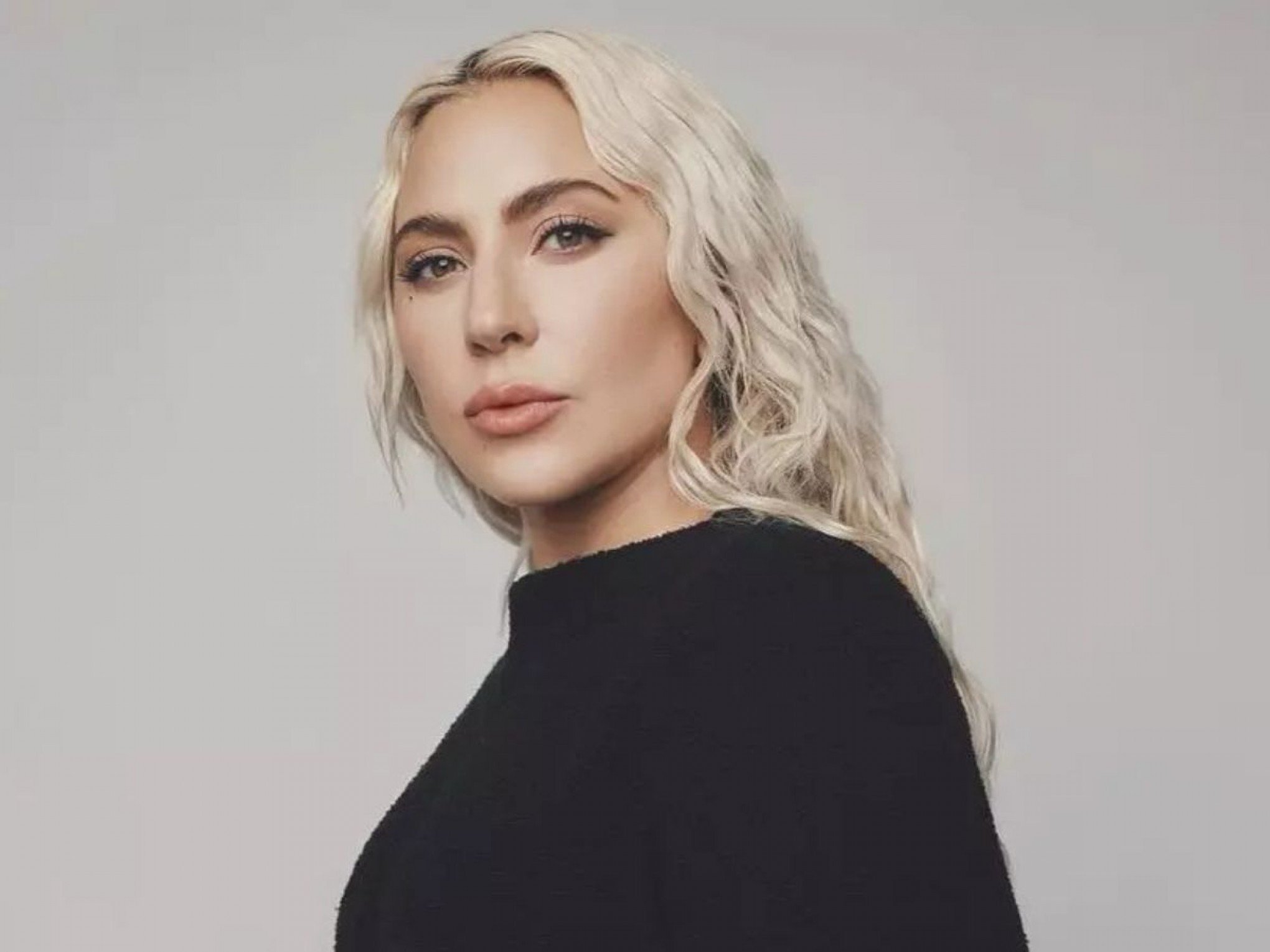 "Desmoronei completamente": Lady Gaga fala pela primeira vez sobre surto psicótico