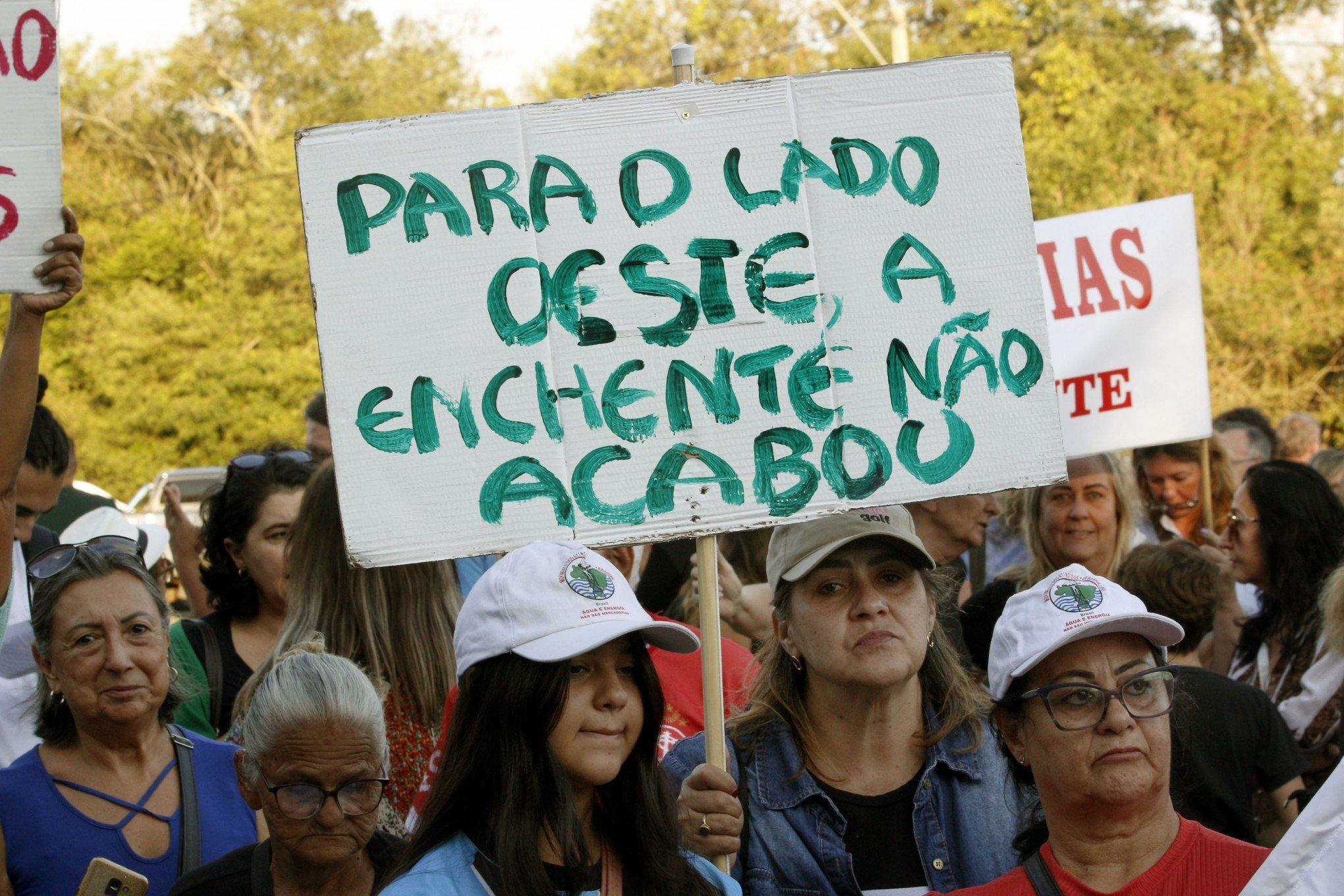"Parece que foi ontem": Moradores se mobilizam para lembrar um ano da enchente em Canoas
