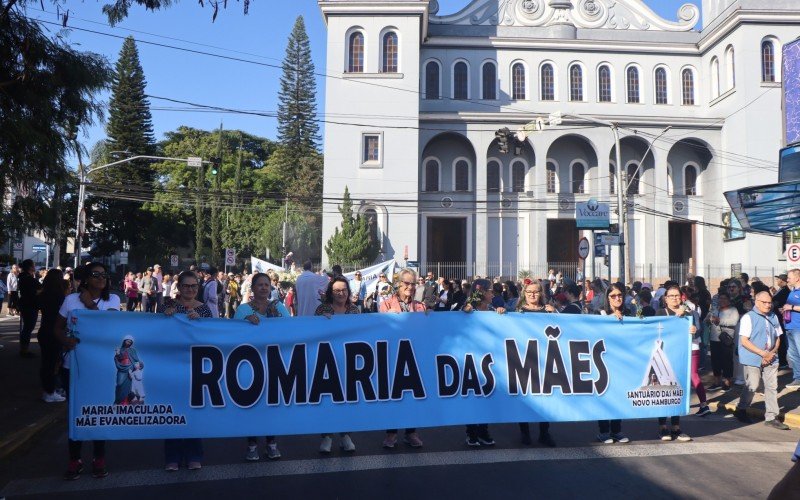 Romaria das Mães reuniu centenas de fieis na manhã deste domingo (04). | abc+