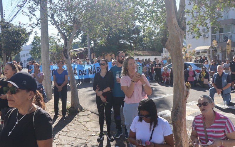 Romaria das Mães reuniu centenas de fieis na manhã deste domingo (04).