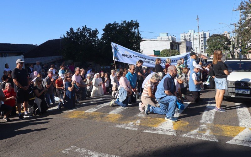 Romaria das Mães reuniu centenas de fieis na manhã deste domingo (04).