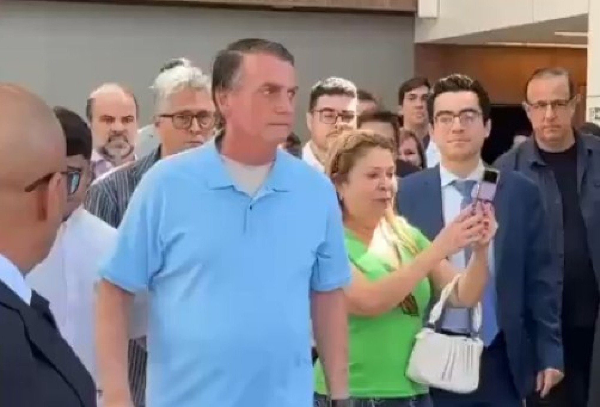 VÍDEO: Jair Bolsonaro tem alta após três semanas internado em Brasília