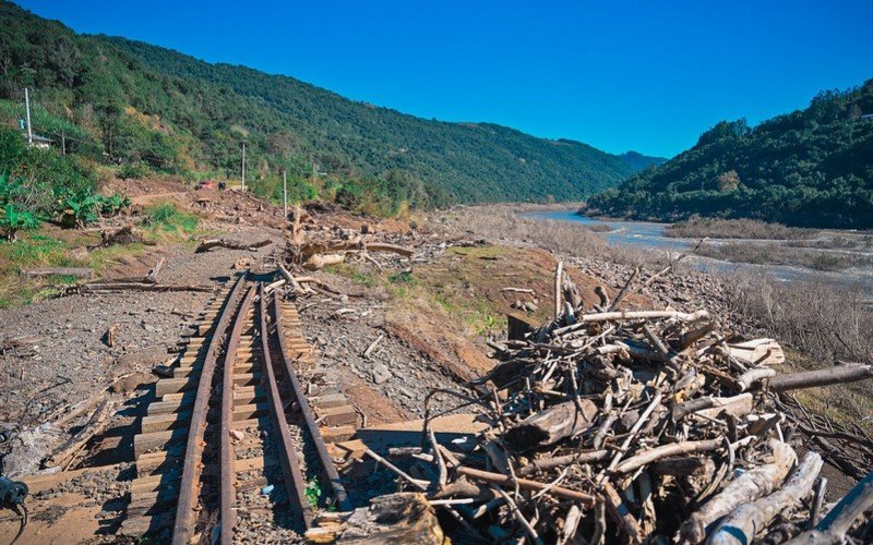 Ferrovia danificada pela enchente em Bento Gonçalves  | abc+
