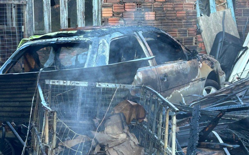 Quatro pessoas são retiradas de casa em chamas em Novo Hamburgo