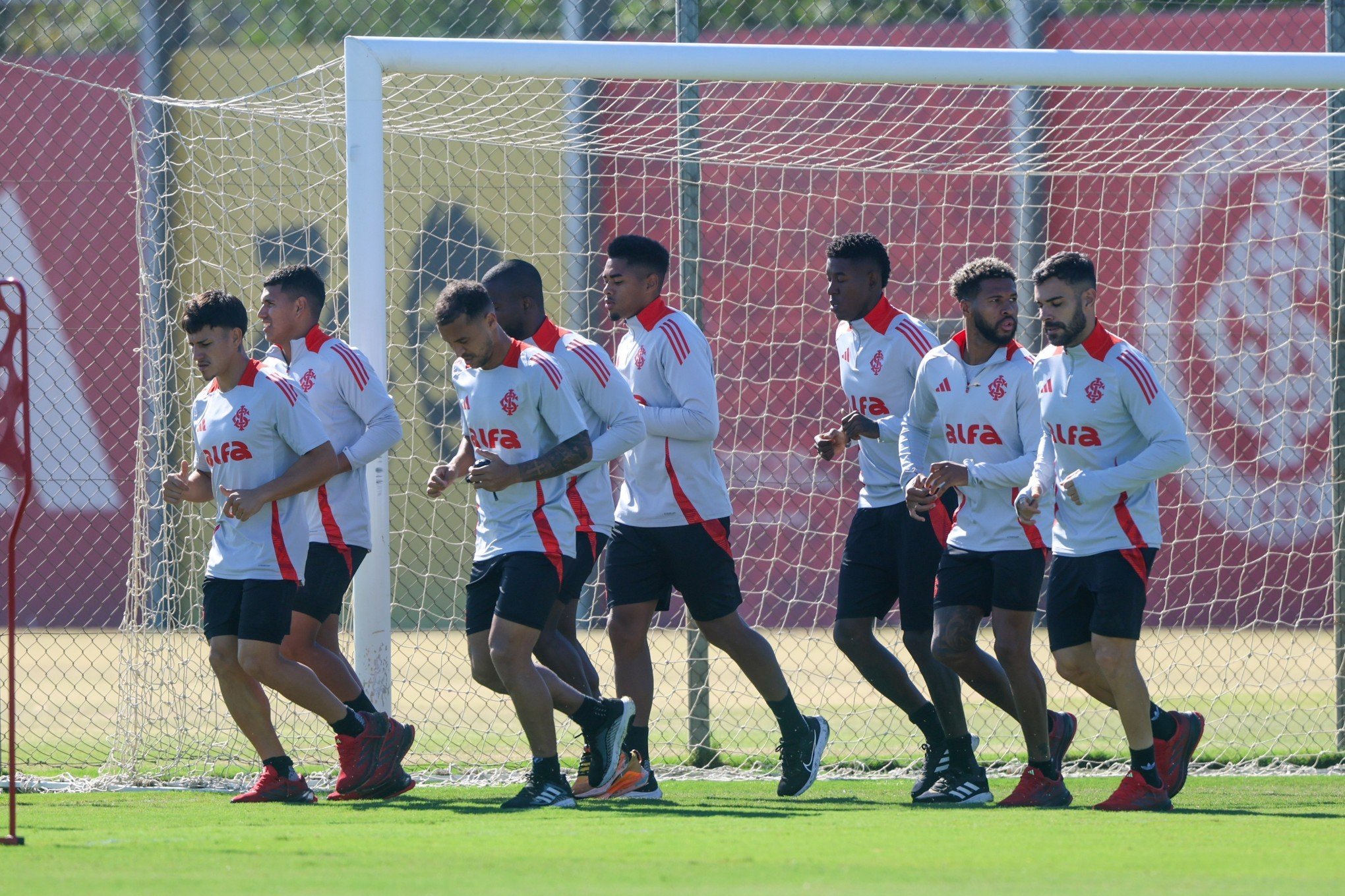 Alan Patrick treina, e Inter se prepara para "decisão" contra o Atlético Nacional