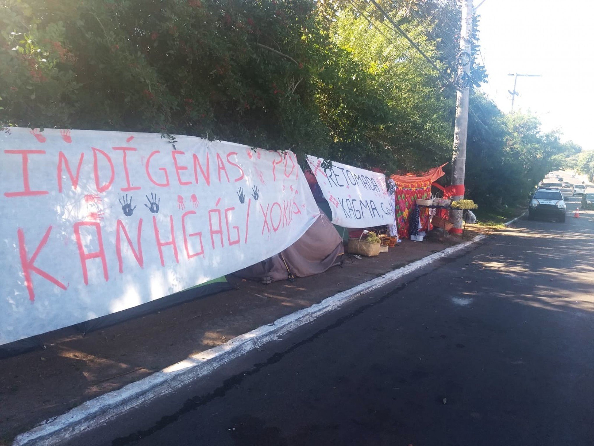 Entenda o que querem os indígenas que passaram a ocupar um espaço público em Canoas