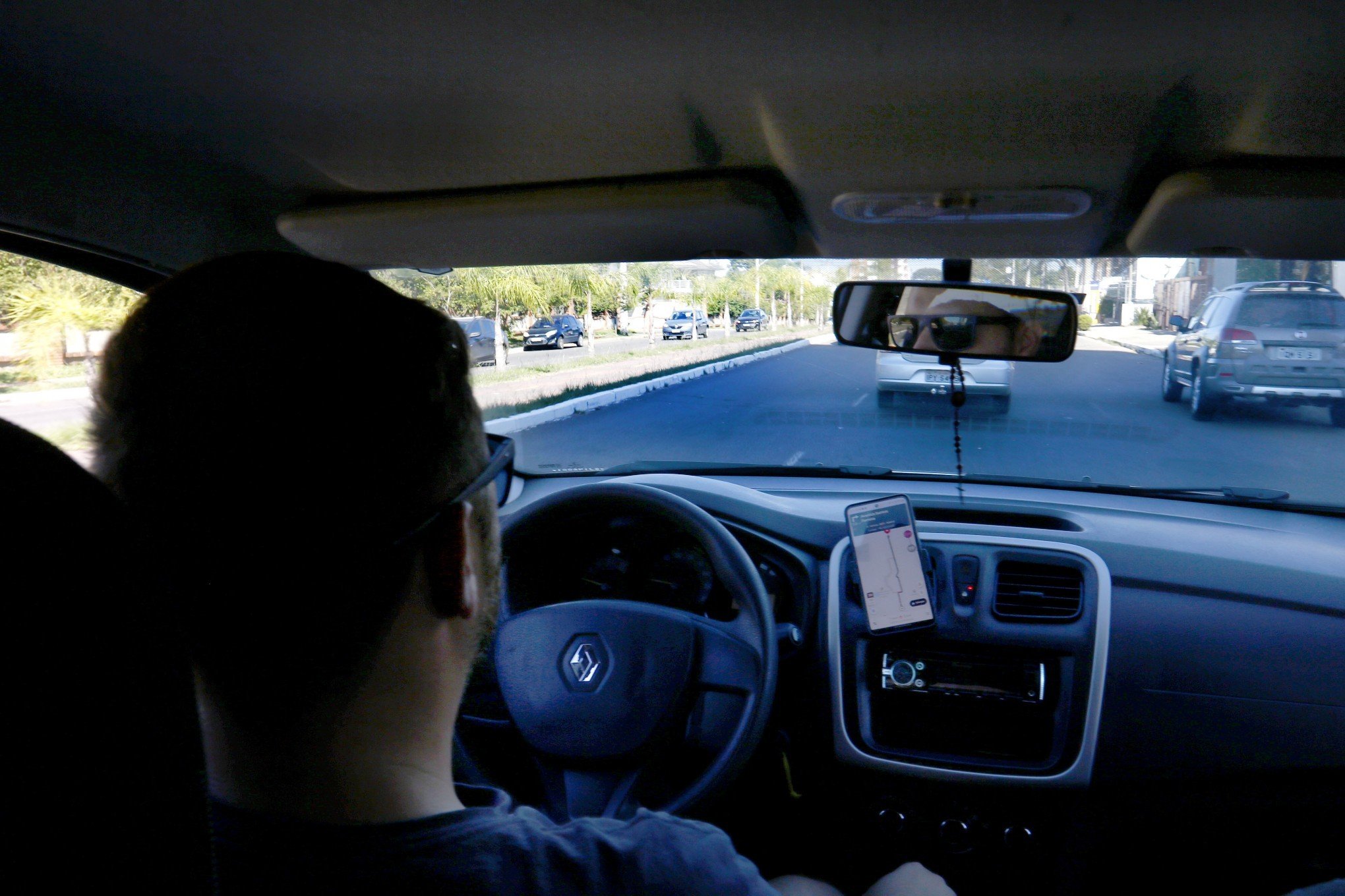Até três vezes mais caro: Preço das corridas de Uber e 99 dispara e levanta suspeita de prática abusiva