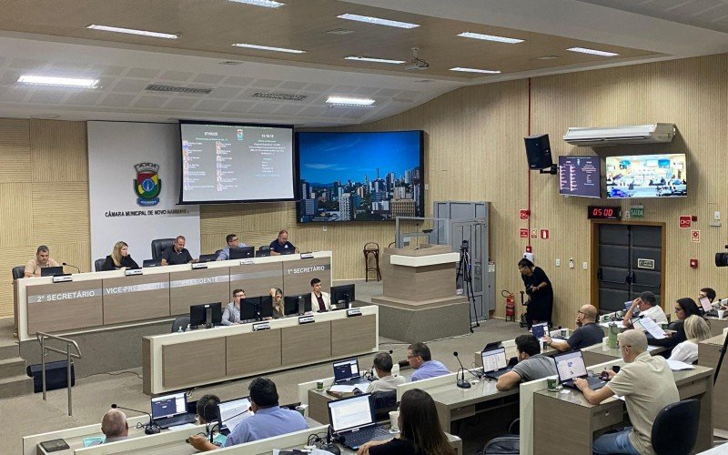 Sessão da Câmara de Vereadores desta quarta-feira definiu mudança no regimento | abc+