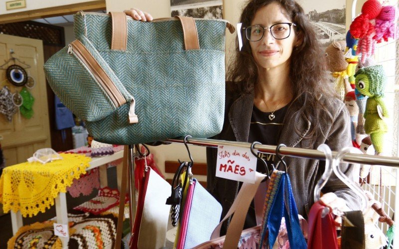 Viviane participa da Feira do Dia das Mães com artesanatos | abc+