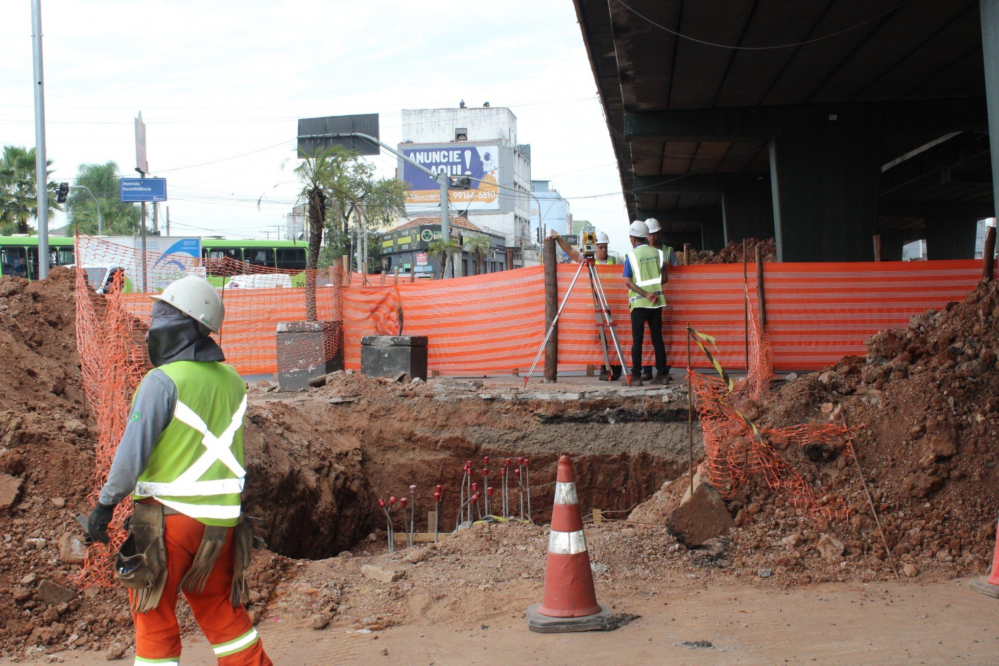 Obras no Viaduto da Metrovel em Canoas 