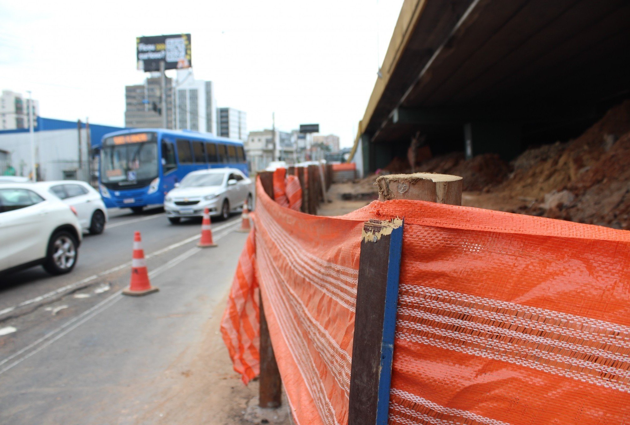 Obras no Viaduto da Metrovel em Canoas 