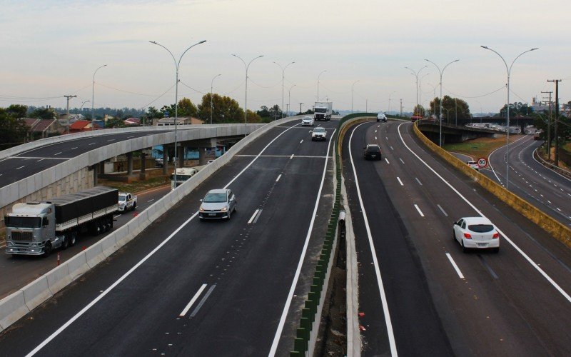 Viadutos da BR-116 em Esteio  | abc+