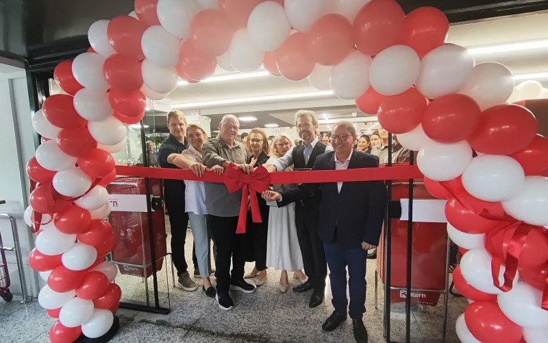 Inauguração do Supermercados Kern contou com a presença da família Kern e autoridades | abc+