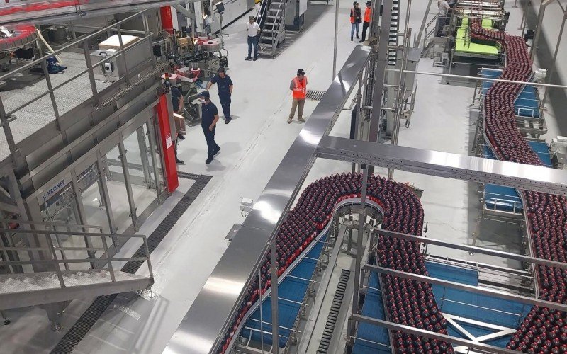 Coca-Cola Femsa Brasil retoma 100% das operações em Porto Alegre | abc+