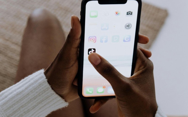 Funcionalidade é novidade do TikTok, lançada nesta semana, e pode mudar comércio online no Brasil | abc+