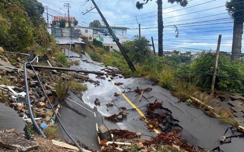 Piratini Nortel, na Rua Henrique Bertoluci, um ano depois da tragédia climática