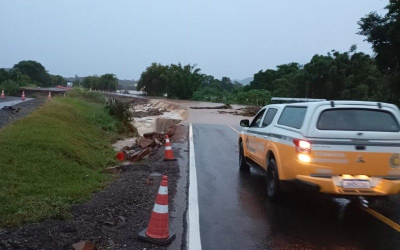 Chuva causa bloqueios em estradas do RS | abc+