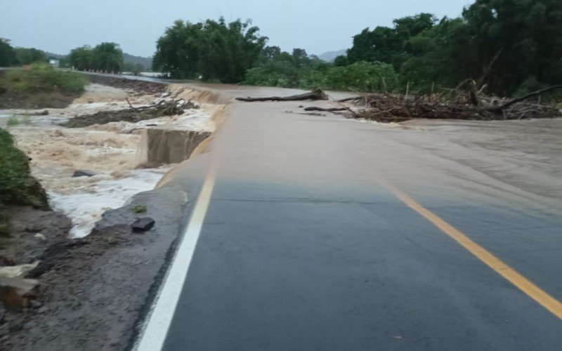 Chuva bloqueia uma das principais ligações do inteiror do RS | abc+