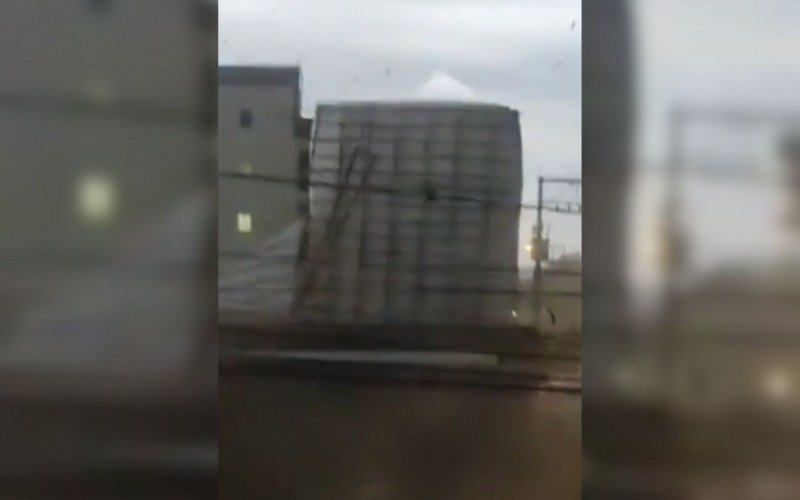 Vídeo captou momento em que telhado voou em Soledade nesta sexta-feira (9) | abc+