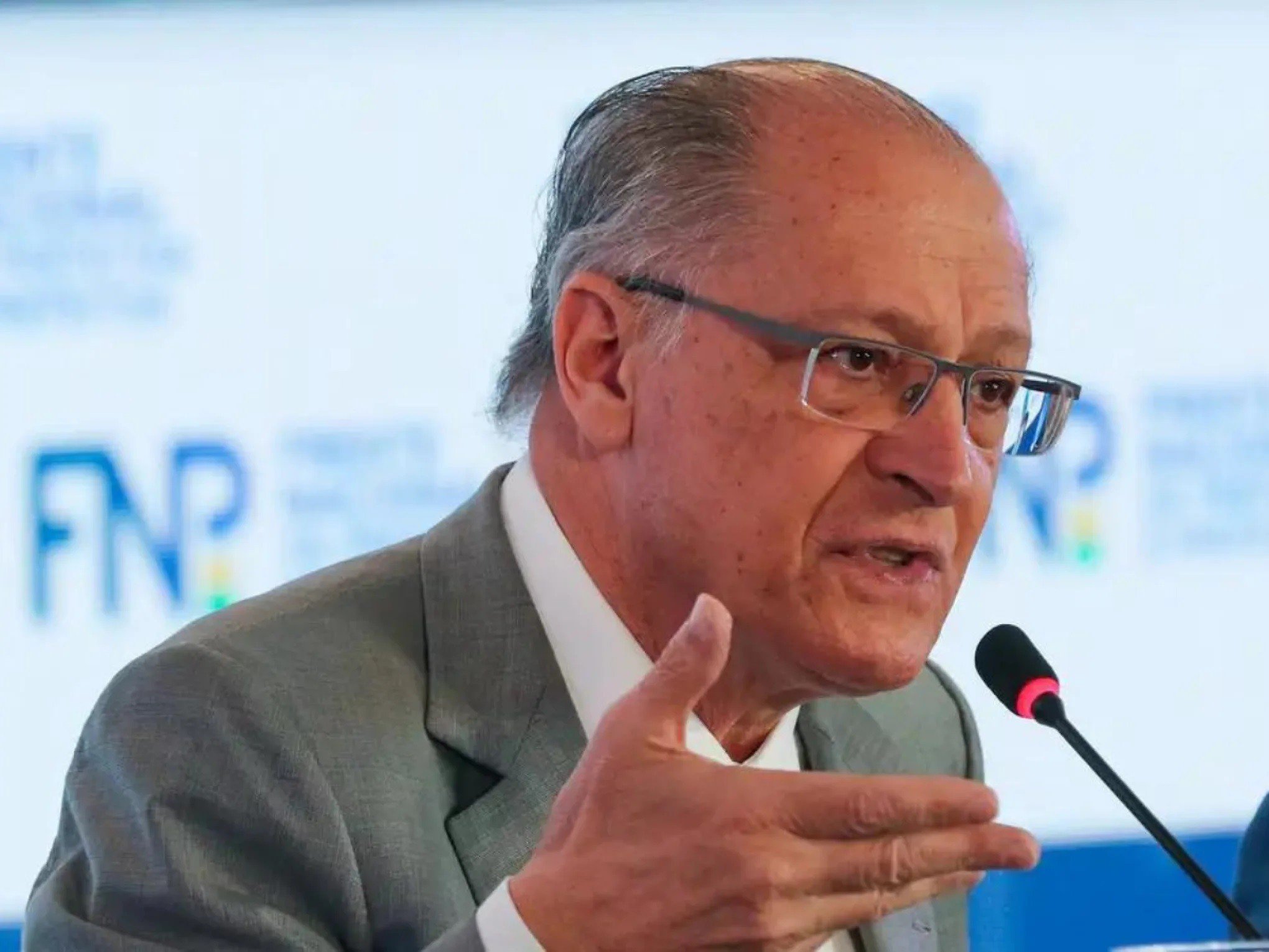 Assessoria de Alckmin nega que governo tenha pedido exclusão de setores no tarifaço