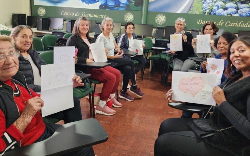 Gabinete da Primeira-Dama de Gramado trabalha projetos sociais com mulheres da comunidade 