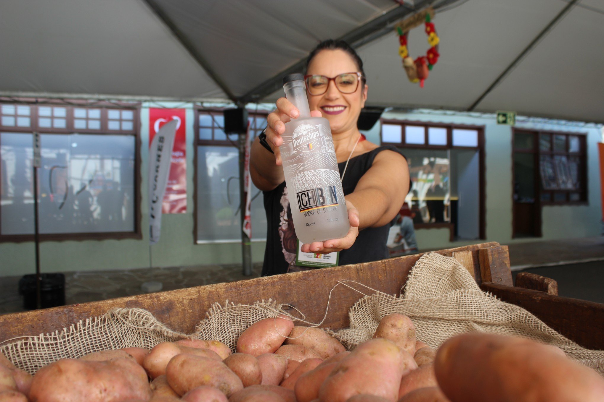Kartoffelfest: Com receita inusitada de vodka de batata, começa festa na região; saiba mais
