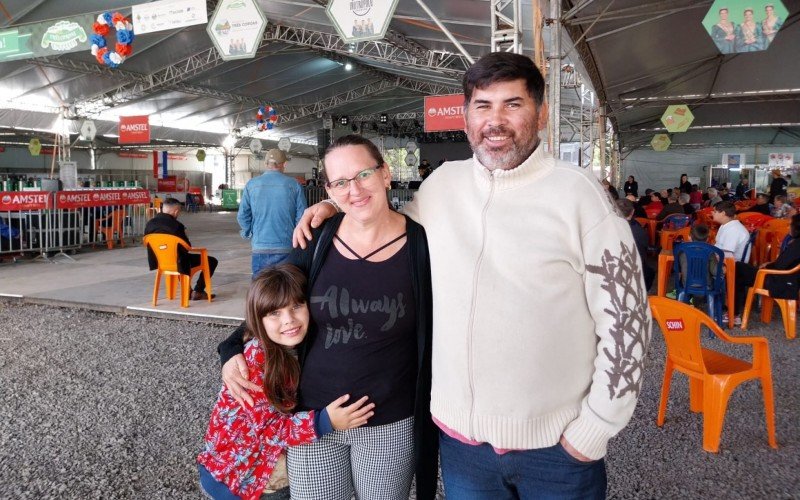 Ataís aproveitou a tarde com a família em Três Coroas  | abc+