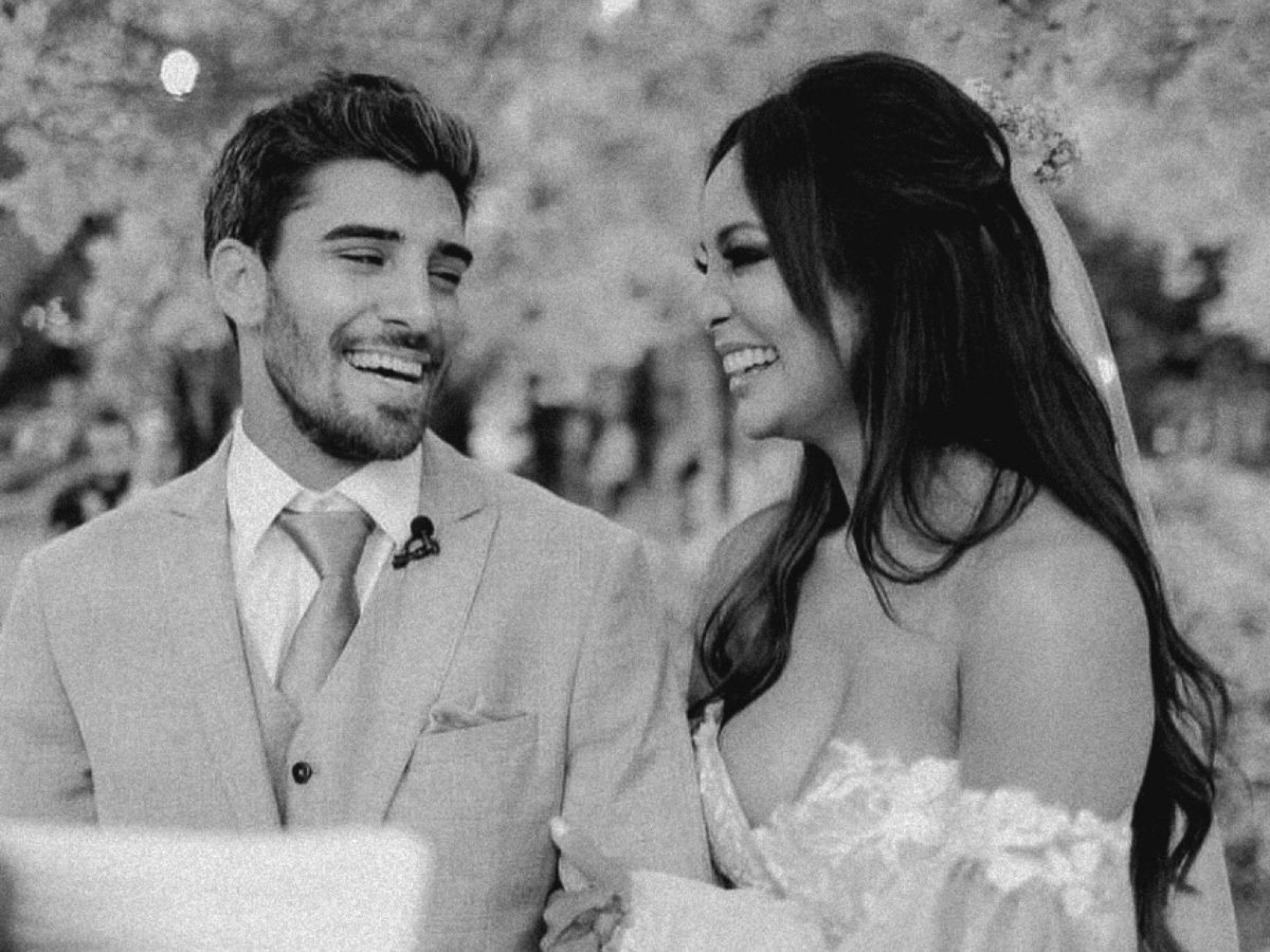 "Enquanto você estava sentada mexendo no celular": Ex-marido de Carol Nakamura expõe fim de relacionamento pelas redes sociais