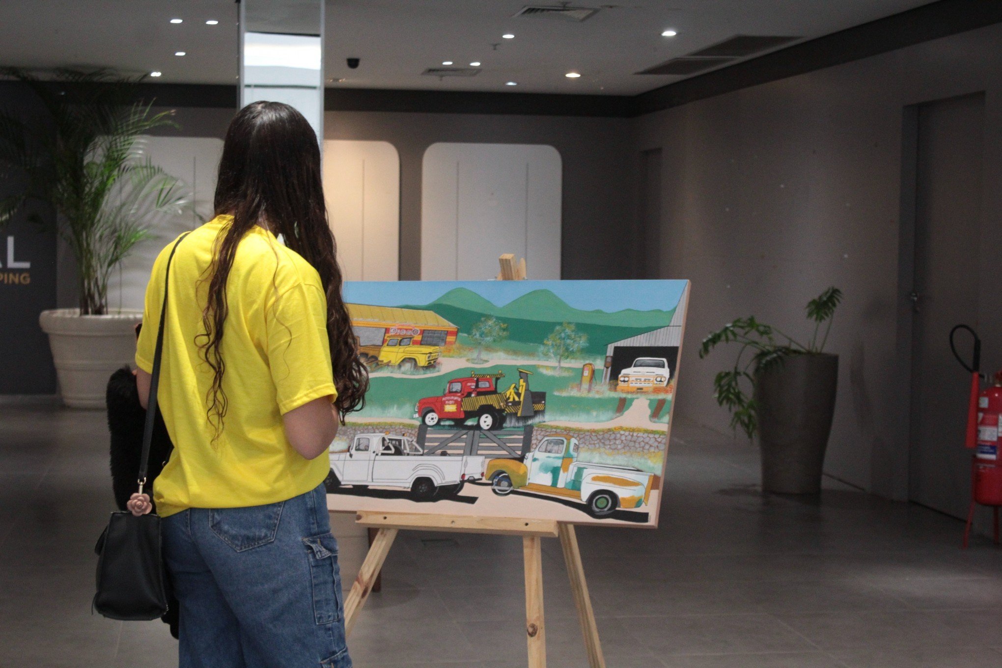 Exposição traz pinturas de carros antigos para Canoas
