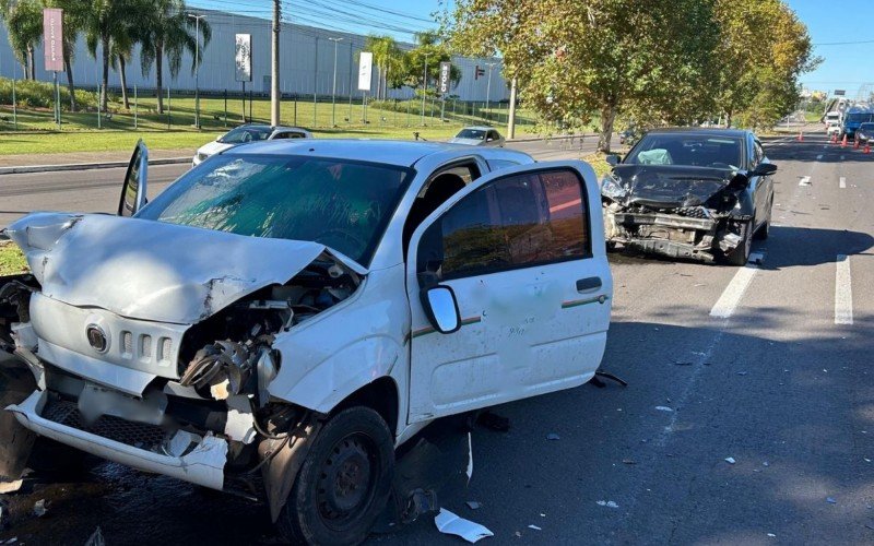 BR-116: Engavetamento envolvendo dois veículos e uma carreta deixa três feridos em Novo Hamburgo | abc+