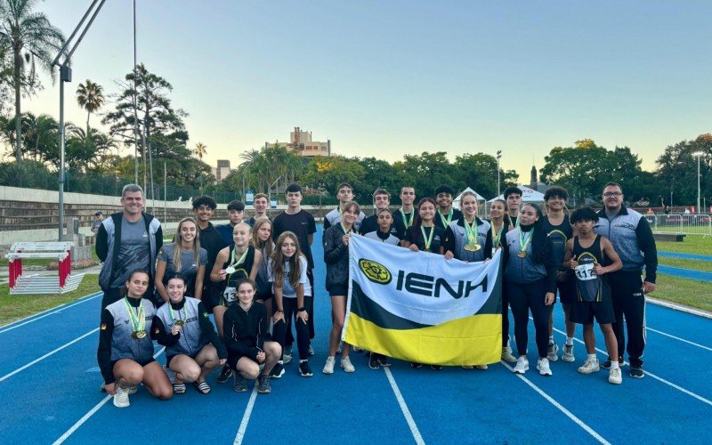 Equipe de atletismo da IENH | abc+