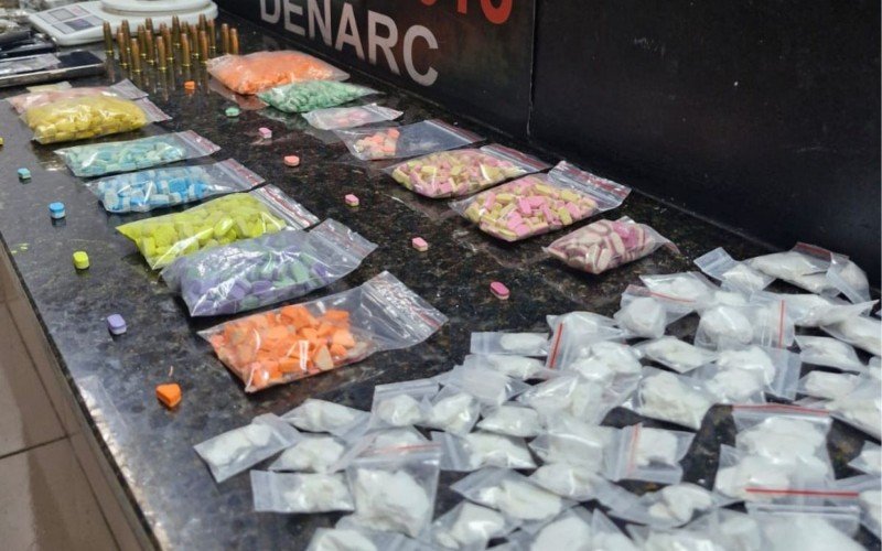 Mais de mil comprimidos de ecstasy e outras drogas são apreendidas com morador de Novo Hamburgo | abc+