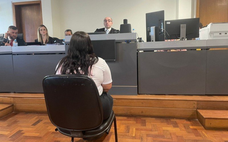 Mãe das quatro crianças mortas pai em Alvorada prestou depoimento nesta terça-feira (13) | abc+